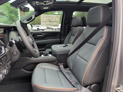 New 2026 GMC Yukon XL AT4 w/ AT4 Premium Plus Package AWD/4WD image 18