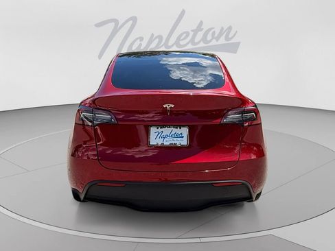 Used 2024 Tesla Model Y Long Range RWD image 4