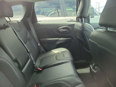 Used 2021 Jeep Cherokee Latitude Lux w/ Sun & Sound Group FWD image 6
