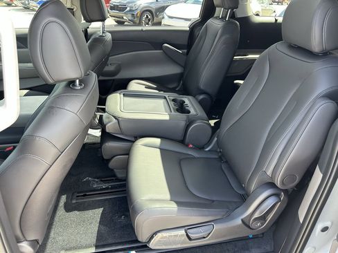 New 2026 Kia Carnival SX FWD image 14