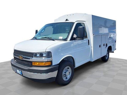 Used 2026 Chevrolet Express 3500 w/ Power Convenience Package RWD image 1
