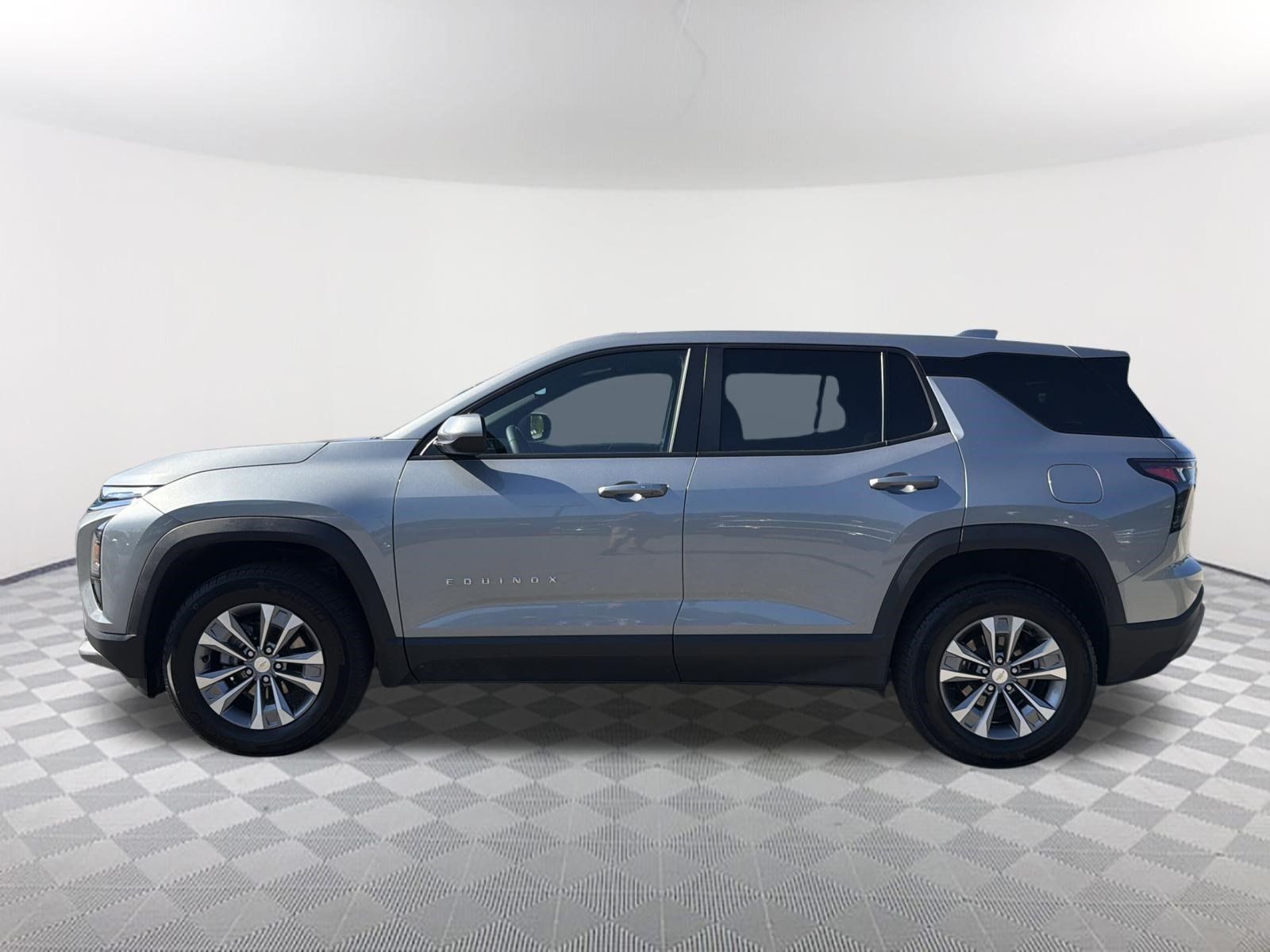 Used 2025 Chevrolet Equinox LT AWD/4WD image 14