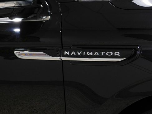 Used 2024 Lincoln Navigator L Reserve w/ Equipment Group 201A image 11