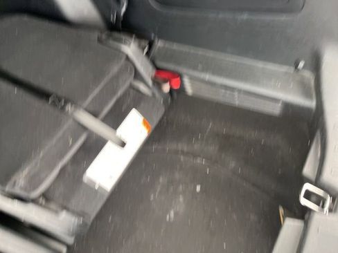 Used 2018 Ford Explorer XLT image 22