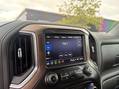 Used 2022 Chevrolet Silverado 3500 High Country w/ Z71 Off-Road Package AWD/4WD image 38