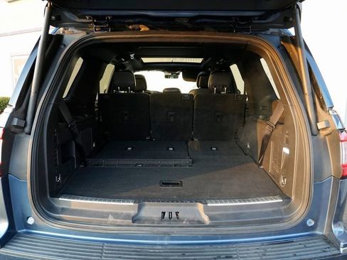Used 2019 Lincoln Navigator Select image 19