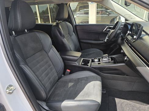 Used 2023 Mitsubishi Outlander SE FWD image 21
