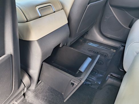 Used 2024 Hyundai Santa Fe SEL FWD image 16