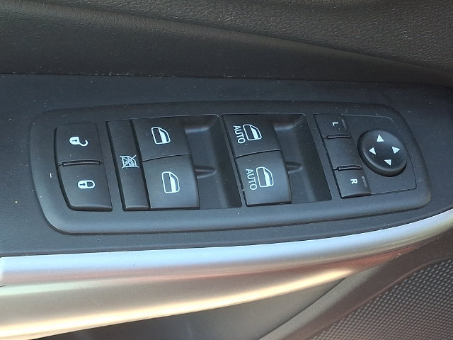 Used 2020 Jeep Cherokee High Altitude AWD/4WD image 26