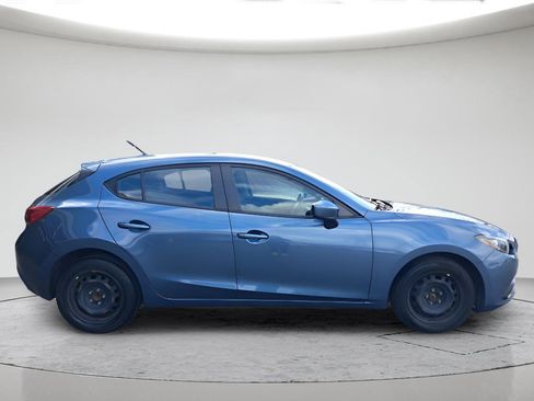 Used 2016 MAZDA MAZDA3 i Sport FWD image 6