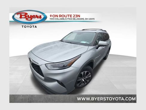 Used 2021 Toyota Highlander XLE image 1