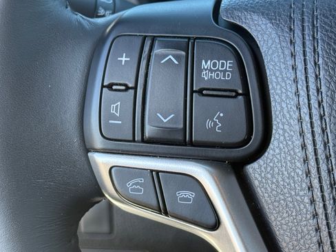 Used 2015 Toyota Highlander Limited FWD image 14