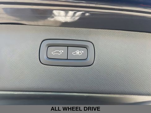 Used 2024 Volvo XC90 B5 Plus image 14