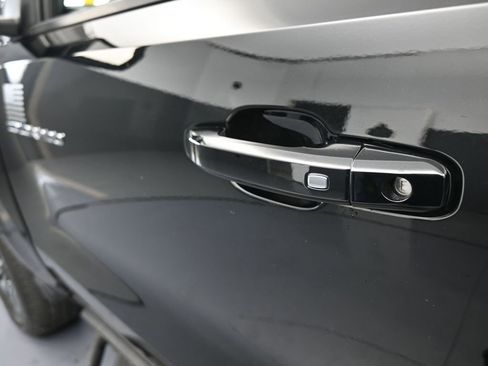 Used 2023 Chevrolet Colorado LT w/ LT Convenience Package image 35