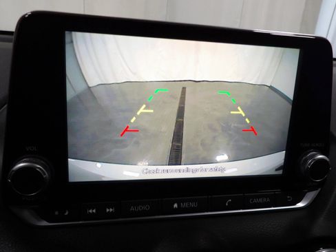 Used 2021 Nissan Sentra SV image 19