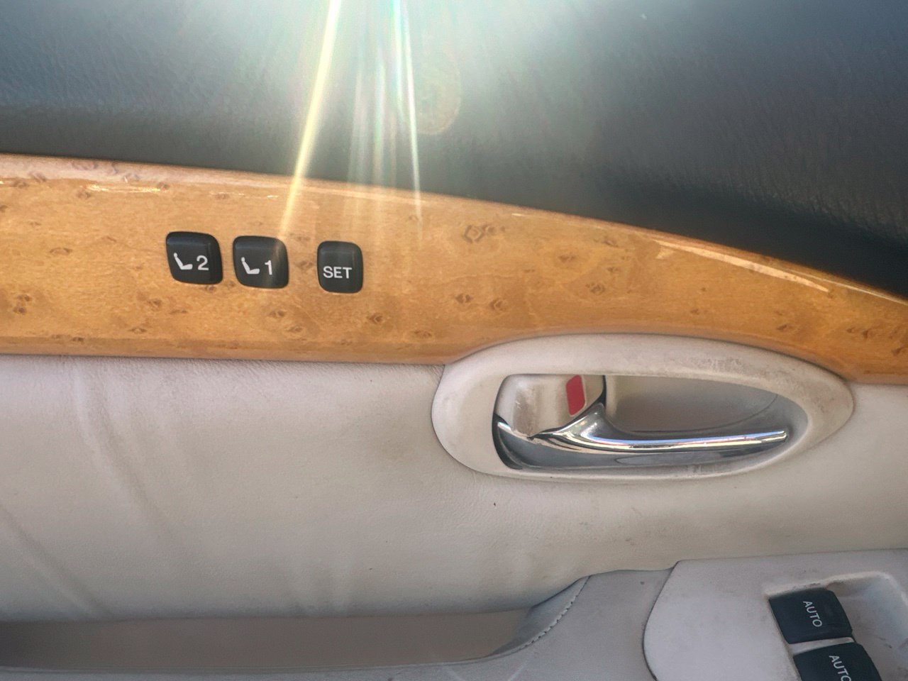 Used 2002 Lexus SC 430 Convertible RWD image 13