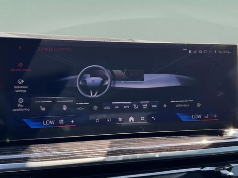 Used 2026 BMW X5 xDrive50e w/ M Sport Package image 16