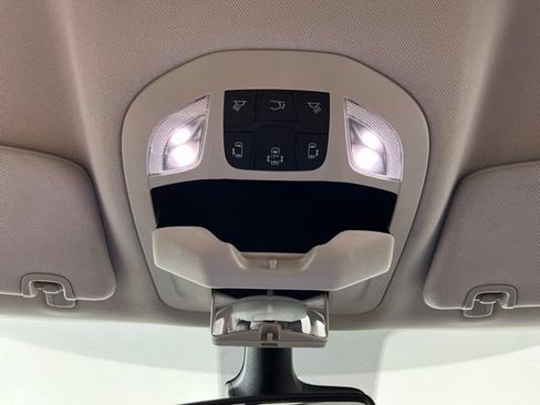 Used 2023 Chrysler Pacifica Touring-L FWD image 36