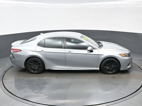 Used 2020 Toyota Camry SE FWD image 34