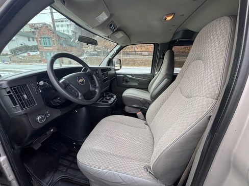 Used 2008 Chevrolet Express 3500 Extended Passenger w/ LT Preferred Equipment Group image 14