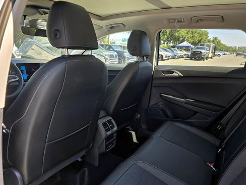 New 2026 Volkswagen Taos SE FWD image 11