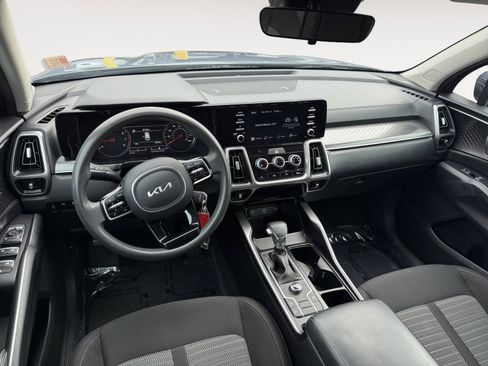 Used 2022 Kia Sorento LX image 15