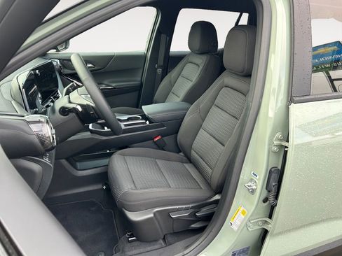Used 2026 Chevrolet Equinox LT FWD image 16