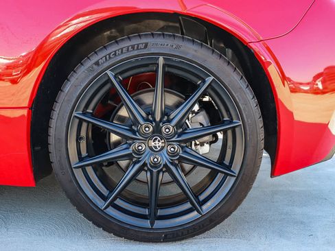 Used 2022 Toyota GR86 Premium image 13