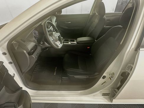 Used 2025 Nissan Sentra SV FWD image 13