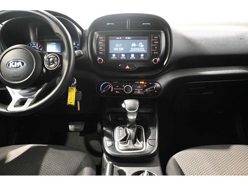 Used 2020 Kia Soul LX FWD image 21