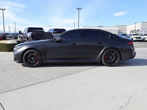 Used 2025 BMW M5 w/ Carbon Package image 3