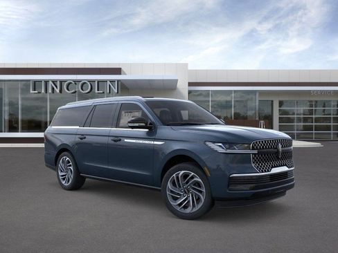 New 2026 Lincoln Navigator L Reserve image 7