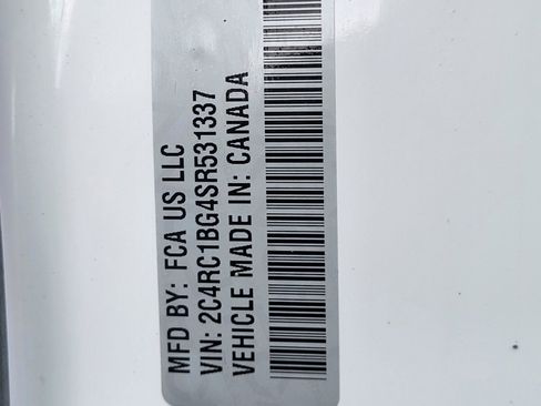 Used 2025 Chrysler Pacifica Select FWD image 33