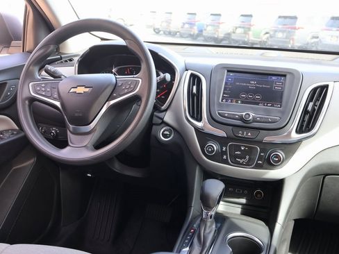 Used 2022 Chevrolet Equinox LS w/ LS Convenience Package image 14