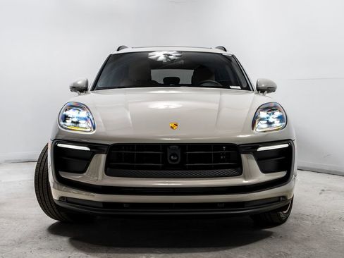 New 2026 Porsche Macan image 10