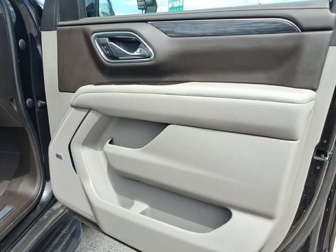 Used 2023 GMC Yukon SLT w/ SLT Premium Package RWD image 11
