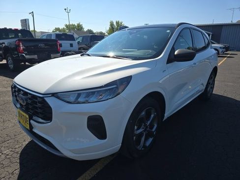 Used 2024 Ford Escape ST-Line w/ Tech Pack #1 AWD/4WD image 3