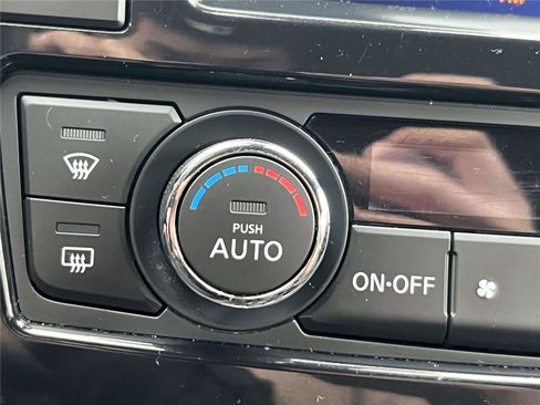 Certified 2023 Nissan Maxima SR w/ Sport Mat Group image 40