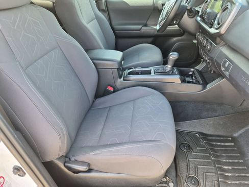 Used 2019 Toyota Tacoma TRD Off-Road AWD/4WD image 21