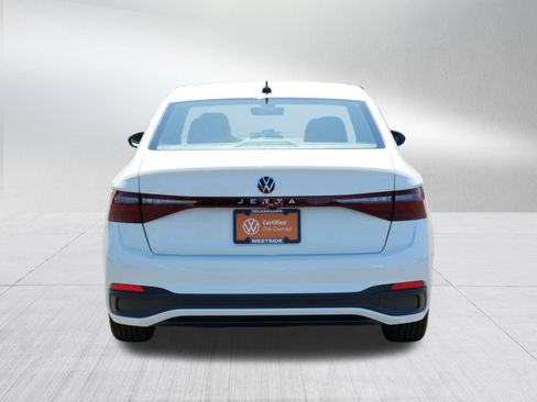 Certified 2025 Volkswagen Jetta Sport FWD image 6