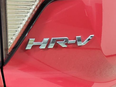 Used 2017 Honda HR-V LX image 9
