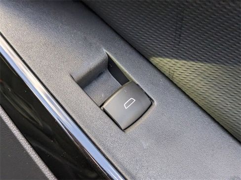 New 2026 Chevrolet Equinox LT image 33