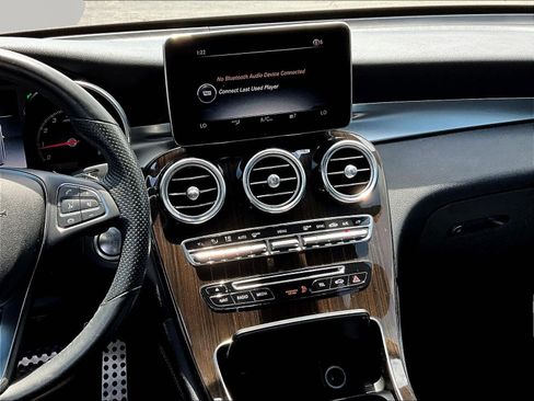 Used 2018 Mercedes-Benz GLC 300 4MATIC image 9
