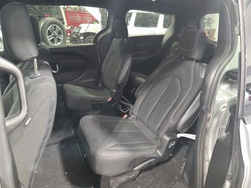 Used 2019 Chrysler Pacifica Touring Plus w/ S Appearance Package image 13