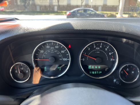 Used 2018 Jeep Wrangler Unlimited Sport S image 23