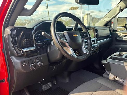 Used 2025 Chevrolet Silverado 2500 LT w/ Safety Package AWD/4WD image 13