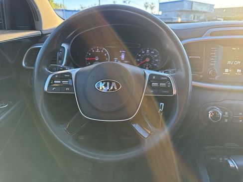 Used 2019 Kia Sorento L image 9