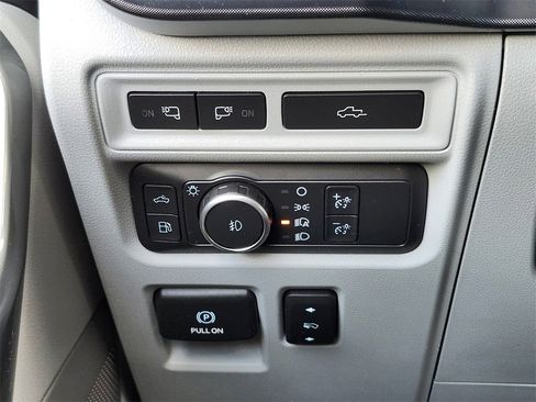 Used 2022 Ford F150 Limited image 23