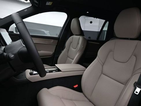 New 2026 Volvo XC90 B6 Ultra w/ Protection Package image 9