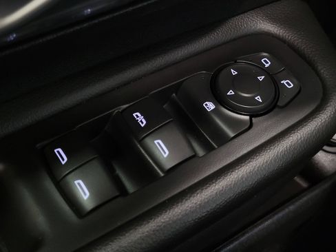 Used 2024 GMC Terrain SLT image 27